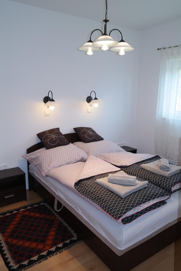 Aramis 3 Apartments Heviz Exterior photo