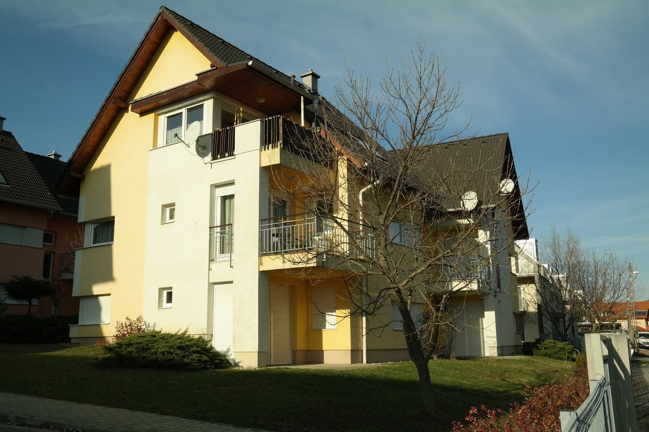 Aramis 3 Apartments Heviz Exterior photo