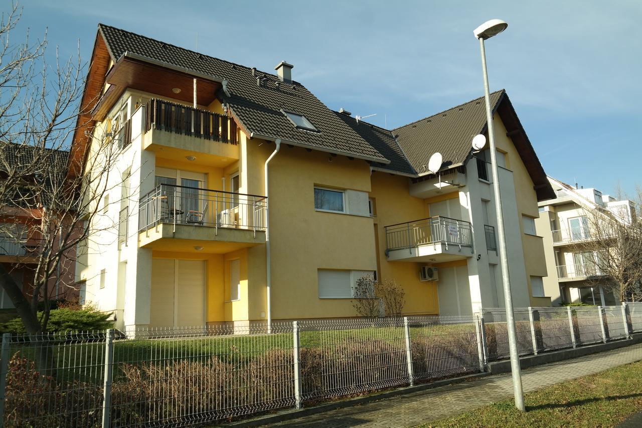 Aramis 3 Apartments Heviz Exterior photo